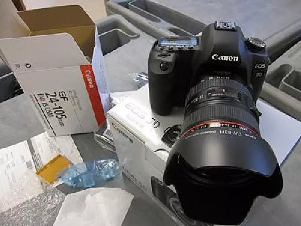 Новый Canon 5D Mark II Тело,  объектив,  вспышка,  свет, 